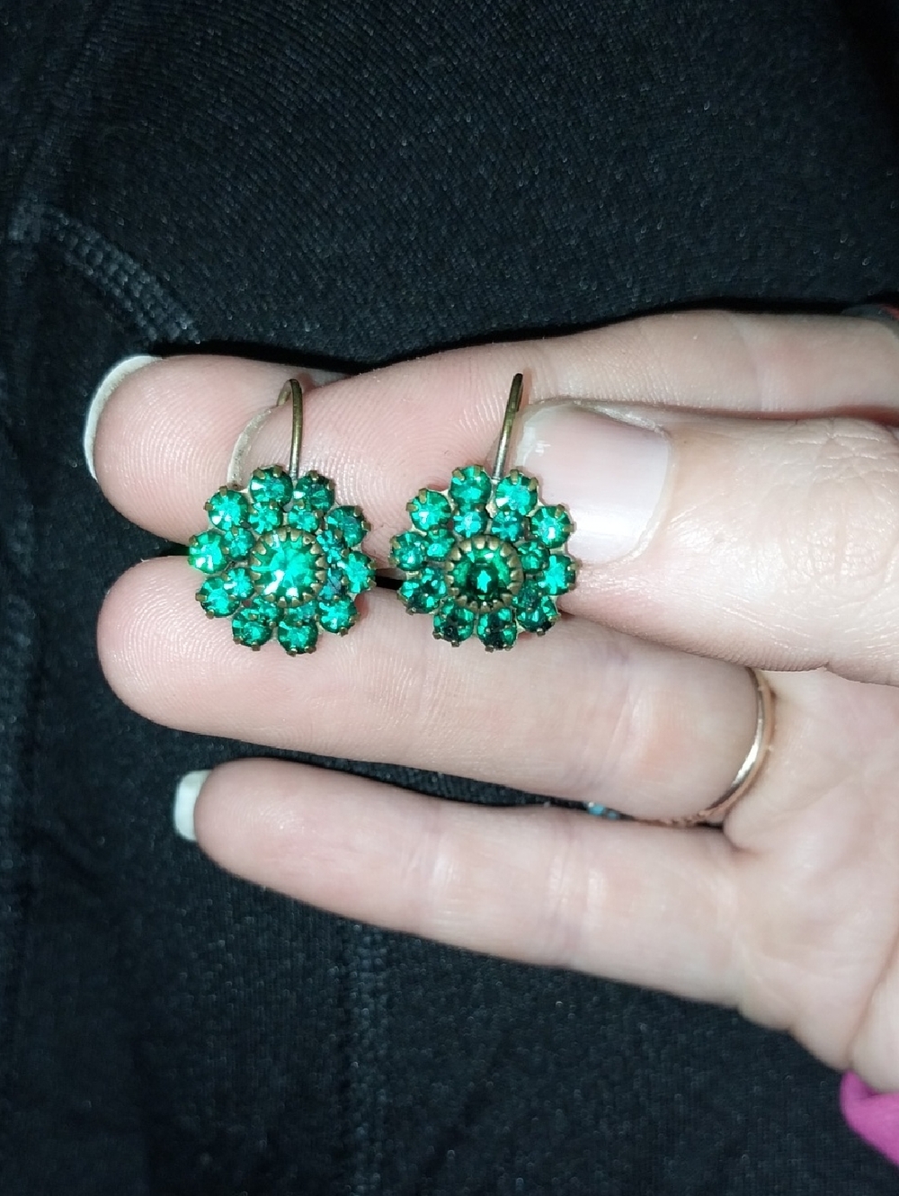 Vtg. Style Emerald Green Crystal Floral Drop Earrings